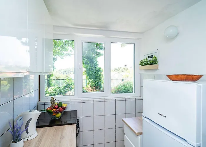 & Mara & Petrunjela - One Bedroom With Garden * Cavtat