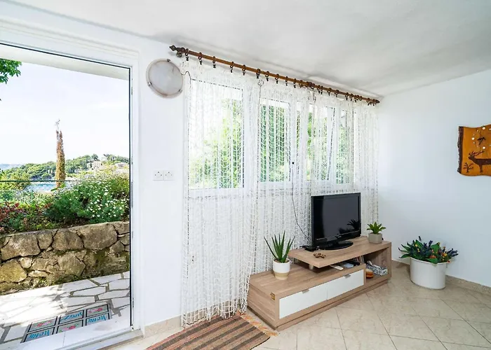 & Mara & Petrunjela - One Bedroom With Garden