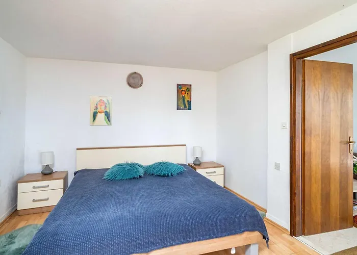 & Mara & Petrunjela - One Bedroom With Garden Cavtat