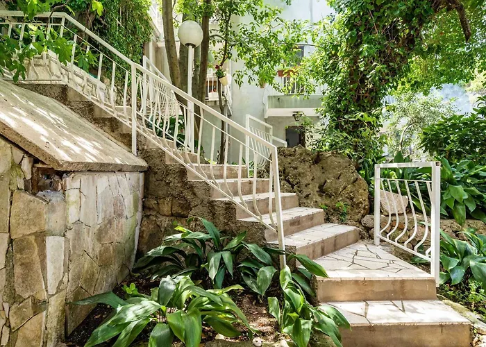 & Mara & Petrunjela - One Bedroom With Garden Cavtat