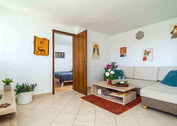 & Mara & Petrunjela - One Bedroom With Garden