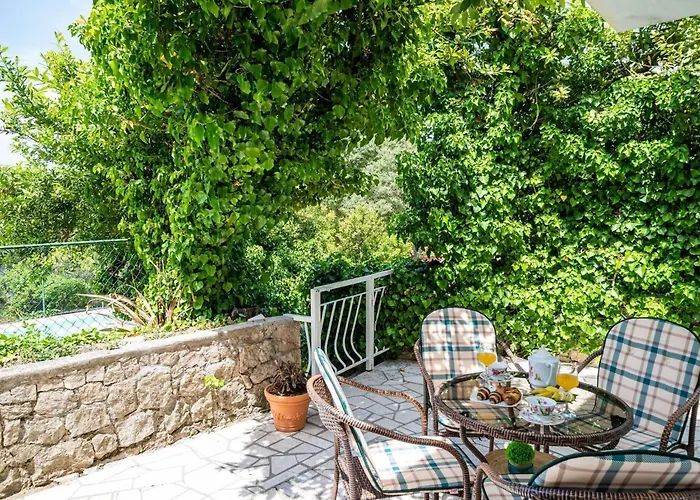 & Mara & Petrunjela - One Bedroom With Garden Cavtat