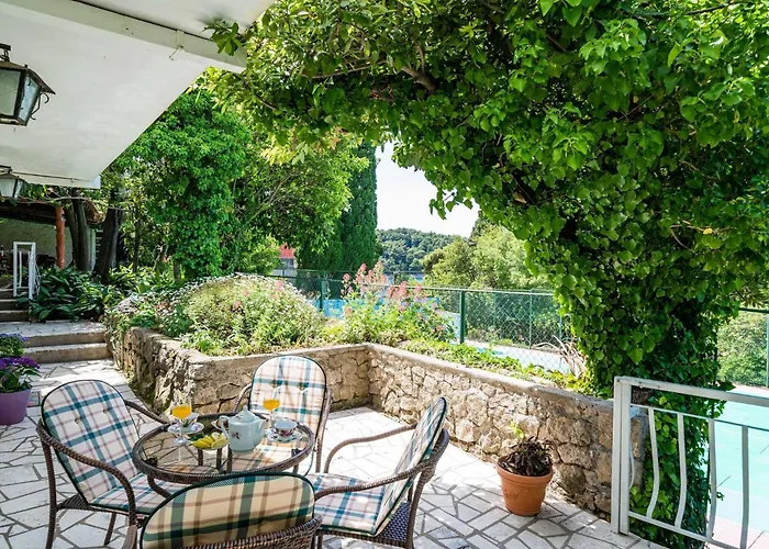 & Mara & Petrunjela - One Bedroom With Garden Daire Cavtat