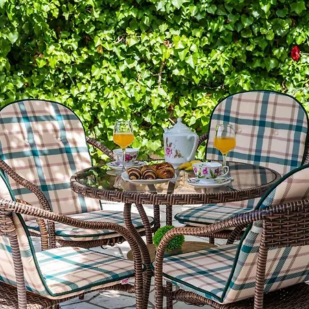 & Mara & Petrunjela - One Bedroom With Garden Apartamento