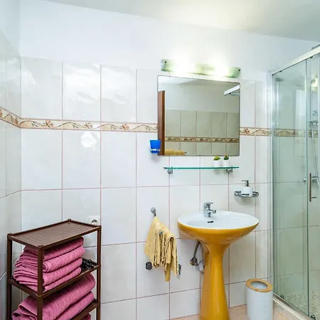 Apartament & Mara & Petrunjela - One Bedroom With Garden Cavtat