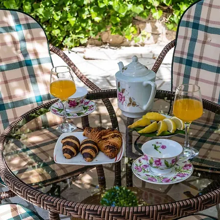 & Mara & Petrunjela - One Bedroom With Garden Appartamento Cavtat