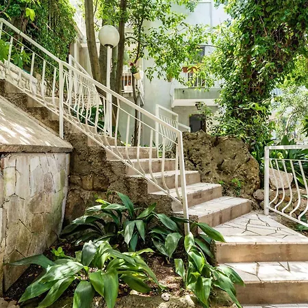 & Mara & Petrunjela - One Bedroom With Garden Cavtat