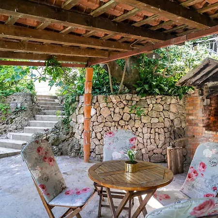 & Mara & Petrunjela - One Bedroom With Garden Apartament