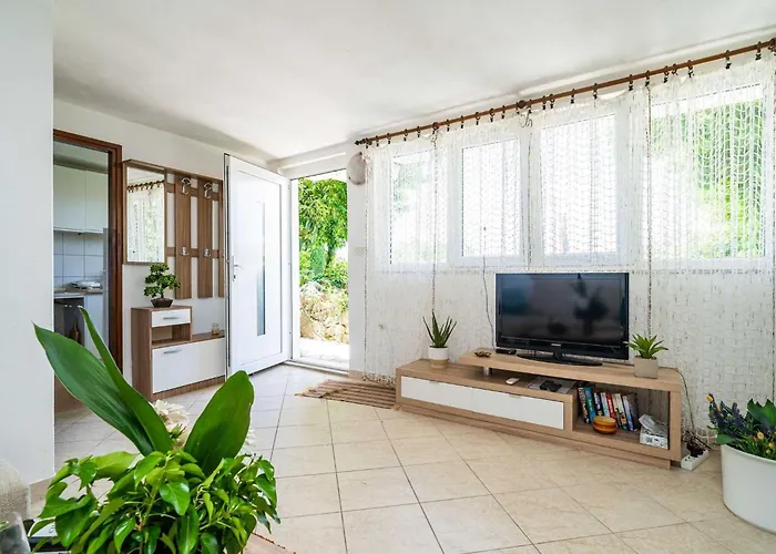 Apartament & Mara & Petrunjela - One Bedroom With Garden Cavtat