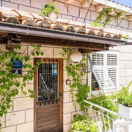 Apartamento & Mara & Petrunjela - One Bedroom With Garden Cavtat