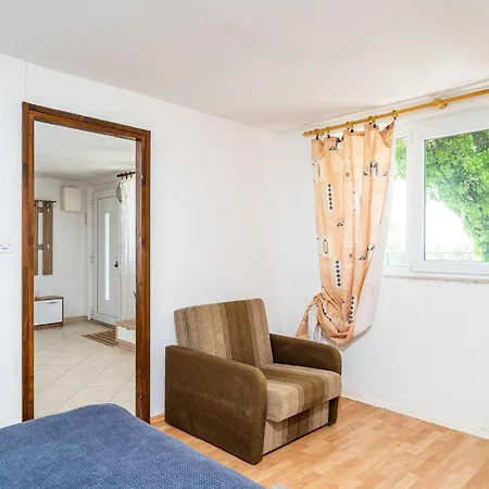 & Mara & Petrunjela - One Bedroom With Garden * Cavtat