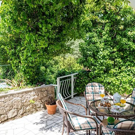 & Mara & Petrunjela - One Bedroom With Garden Cavtat